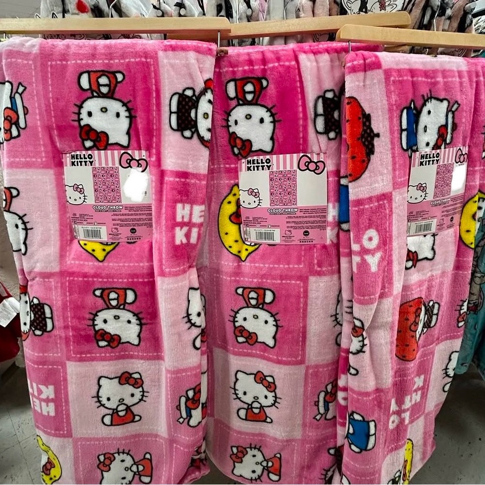Hello Kitty Blanket